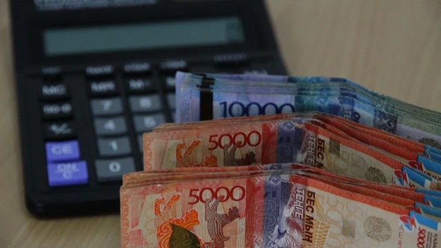 Обещал оформить льготный кредит: мошенник обманул 16 казахстанцев